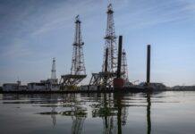 El miedo a la escasez agrieta la adicción global al petróleo | Economía