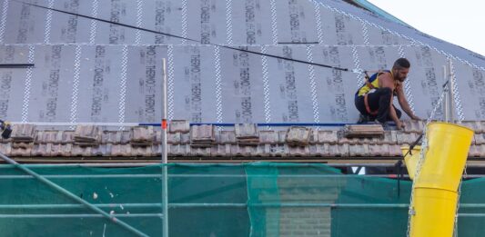 La OCDE advierte de una nueva subida del IRPF en España al no adaptarse el impuesto a la inflación | Economía