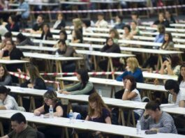 El Gobierno se enfrenta al rechazo sindical a la oferta de empleo público en la Administración General del Estado | Economía