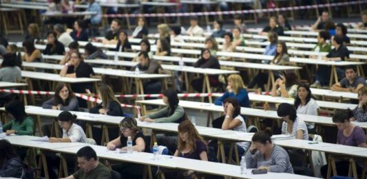 El Gobierno se enfrenta al rechazo sindical a la oferta de empleo público en la Administración General del Estado | Economía