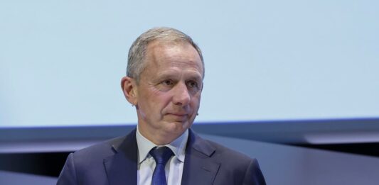 CEO transitorios y empleados sin implicación | Opinión