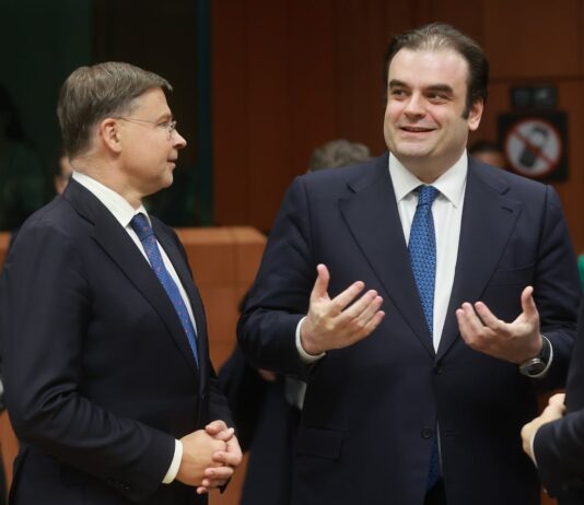 La deuda pública en la zona euro crece al 87,4% por la presión del gasto en defensa y el coste de los intereses | Economía