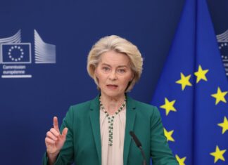 Bruselas plantea un día de teletrabajo obligatorio y abaratar el transporte público para paliar la crisis energética | Economía