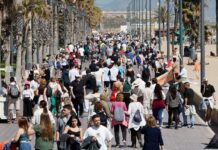 La guerra de Irán impulsa los precios hoteleros y acerca a España a otro récord de turistas | Economía