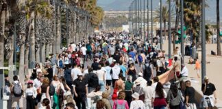 La guerra de Irán impulsa los precios hoteleros y acerca a España a otro récord de turistas | Economía