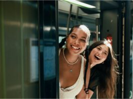 Una tarjeta para viajar sin comisiones en la maleta | Economía