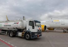 Goldman prevé que Europa se quede sin reservas de combustible para avión a fin de año si Ormuz no abre en junio