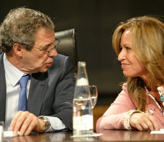 Telefónica pacta la salida de Trinidad Jiménez tras una década al frente de Asuntos Públicos | Empresas