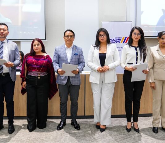 Ministerio de Gobierno entrega 19 personerías jurídicas a organizaciones sociales lideradas por mujeres en Pichincha | Política | Noticias