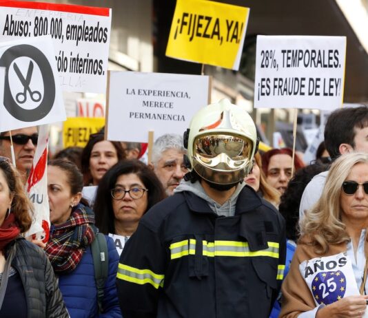 Los expertos plantean soluciones alternativas a convertir en fijos a los empleados públicos en abuso de temporalidad | Economía