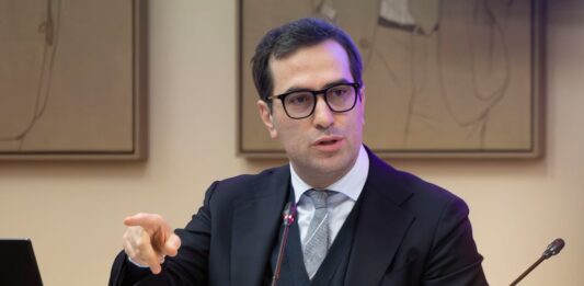 Las empresas españolas ya han recibido 5.550 millones para aliviar los aranceles de Trump pero apenas piden avales del ICO | Economía