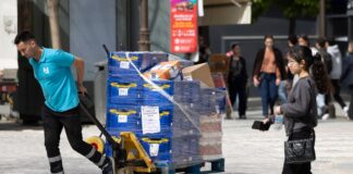 La tasa de paro crece hasta el 10,8% en el primer trimestre y la ocupación cae el doble que el año pasado