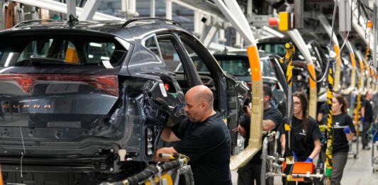 Automoción en crisis silenciosa: reestructuración más allá del vehículo eléctrico | Opinión