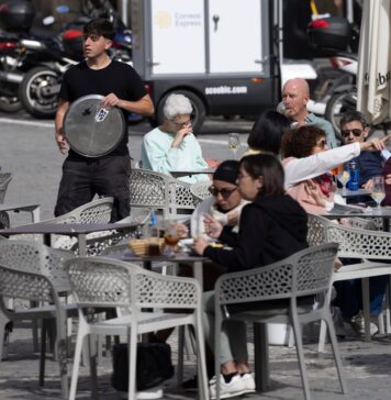 Las rentas bajas y medias pagarán entre 250 y 350 euros de más por la negativa de Hacienda a ajustar el IRPF a la inflación | Economía