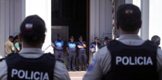 Concejala y simpatizantes del alcalde reaccionan al allanamiento del Municipio de Guayaquil | Comunidad | Guayaquil