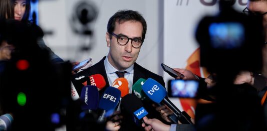 Cuerpo anuncia una revisión de las previsiones económicas para actualizar a Bruselas el cumplimiento del Plan Fiscal | Economía