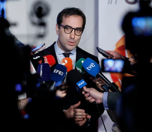 Cuerpo anuncia una revisión de las previsiones económicas para actualizar a Bruselas el cumplimiento del Plan Fiscal | Economía