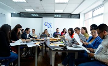 Fiscalía llama a asambleístas de la RC a reconocer firmas en una denuncia en contra de Cynthia Jacho, integrante de la comisión que elige al fiscal de Ecuador | Política | Noticias