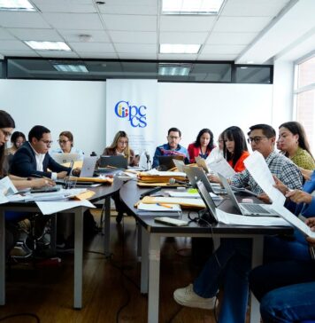 Fiscalía llama a asambleístas de la RC a reconocer firmas en una denuncia en contra de Cynthia Jacho, integrante de la comisión que elige al fiscal de Ecuador | Política | Noticias