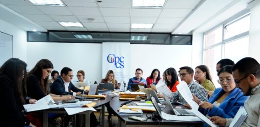 Fiscalía llama a asambleístas de la RC a reconocer firmas en una denuncia en contra de Cynthia Jacho, integrante de la comisión que elige al fiscal de Ecuador | Política | Noticias