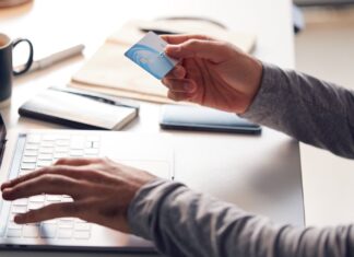 Se han hecho pasar por mi jefe para pedirme dinero y he picado, ¿me pueden despedir por el llamado fraude del consejero delegado? | Negocios