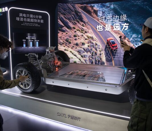El gigante chino CATL presenta baterías con autonomía para 1.500 kilómetros y recargas en 6 minutos | Economía