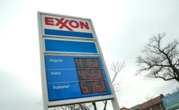 Trump choca con su ‘drill, baby, drill’: EE UU se ahoga por la escasez de petróleo, pese a ser el primer productor mundial | Economía
