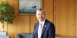 Arsenio Domínguez (Organización Marítima Internacional): “No hay base legal para introducir peajes en Ormuz” | Economía