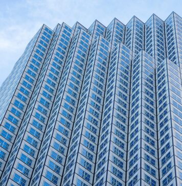 Estas son las 16 joyas de la corona de Amancio Ortega, en imágenes: de la Torre Picasso a la sede de Amazon