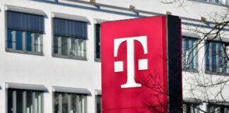 Deutsche Telekom estudia una megafusión con T-Mobile para crear la mayor operadora del mundo | Economía