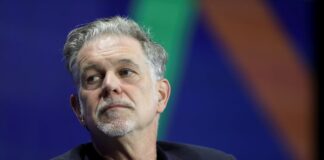 El fundador y presidente de Netflix, Reed Hastings, anuncia su salida de la empresa en junio | Economía