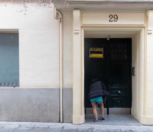 Más de la mitad de los caseros en España tienen dos o más viviendas en alquiler | Vivienda | Economía