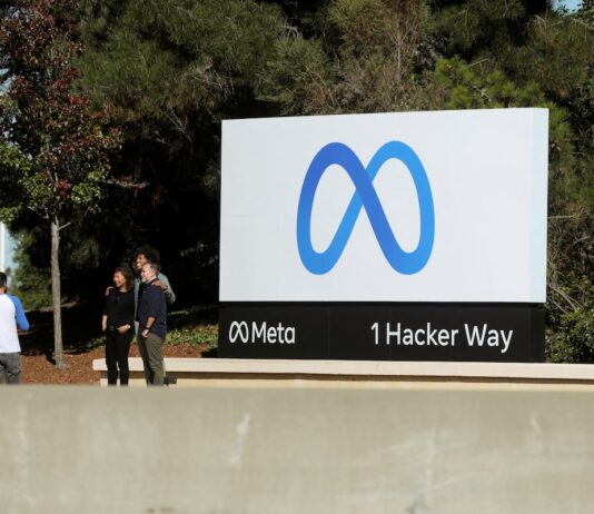 Meta despedirá a cerca de 8.000 personas, el 10% de su plantilla global, por el impacto de sus inversiones en IA | Economía