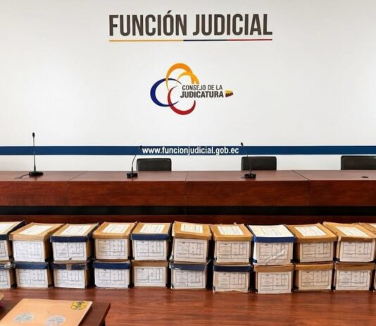 Caso Alianza: Fiscalía pide que se llame a juicio a Nilsen Arias y trece procesados más como autores directos de un cohecho ocurrido en Petroecuador | Política | Noticias