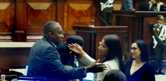 Asambleísta Roberto Cuero regresa al pleno tras suspensión de 30 días sin sueldo | Política | Noticias