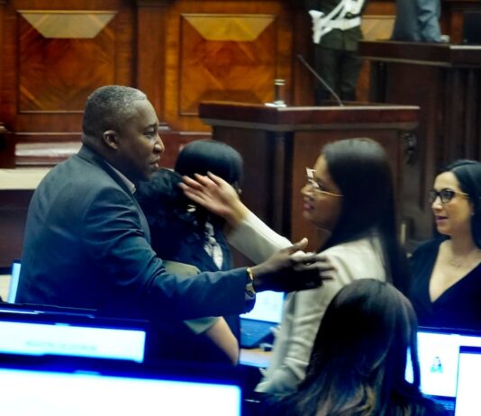 Asambleísta Roberto Cuero regresa al pleno tras suspensión de 30 días sin sueldo | Política | Noticias