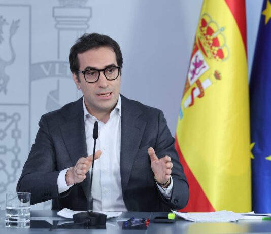 El Gobierno contempla un impacto de hasta cuatro décimas en el crecimiento económico por la guerra en Irán | Economía