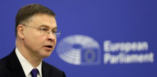 Bruselas responde a los gobiernos que piden gravar los beneficios extraordinarios de las energéticas: “Nada lo impide” | Economía