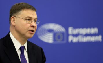 Bruselas responde a los gobiernos que piden gravar los beneficios extraordinarios de las energéticas: “Nada lo impide” | Economía