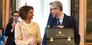 Bruselas cierra el expediente que tenía abierto contra España desde 2015 por la morosidad pública | Economía