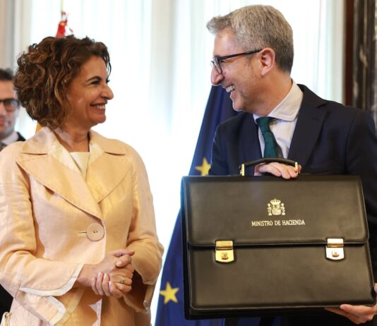 Bruselas cierra el expediente que tenía abierto contra España desde 2015 por la morosidad pública | Economía