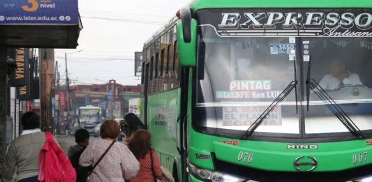 Gobierno extiende compensaciones a transportistas públicos, intra e interprovinciales durante mayo | Política | Noticias
