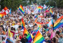 El armario laboral: solo el 23% de las personas LGTBI+ son visibles ante sus compañeros, cuatro puntos menos que hace dos años | Economía
