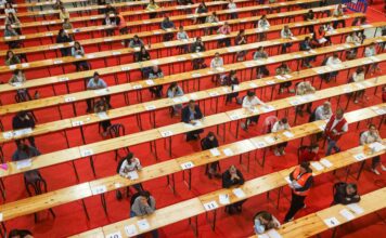 Buscador | Así se reparten las 37.000 nuevas plazas de empleo público por departamentos y efectivos