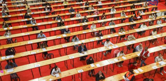 Buscador | Así se reparten las 37.000 nuevas plazas de empleo público por departamentos y efectivos