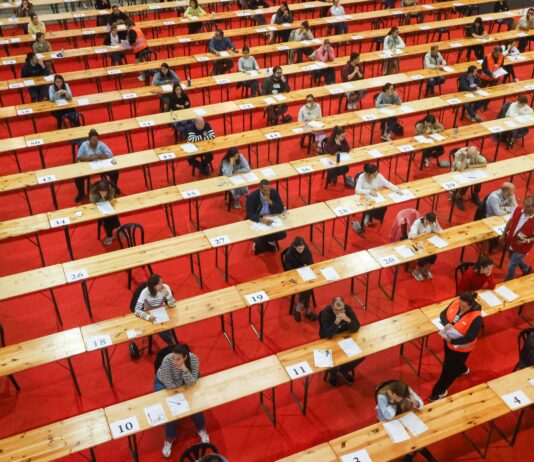 Buscador | Así se reparten las 37.000 nuevas plazas de empleo público por departamentos y efectivos