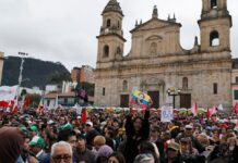 Campaña electoral de Colombia llega a su fin con Ecuador presente en el discurso de candidatos de oposición