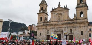 Campaña electoral de Colombia llega a su fin con Ecuador presente en el discurso de candidatos de oposición