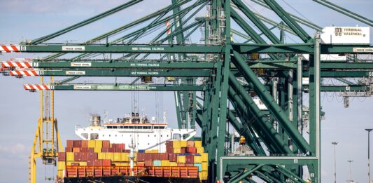 España registra en 2025 el segundo mayor déficit comercial de la UE por el tirón de la economía