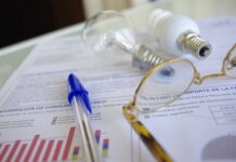 El recibo de la luz y los cortes de Internet encabezan las quejas de los consumidores